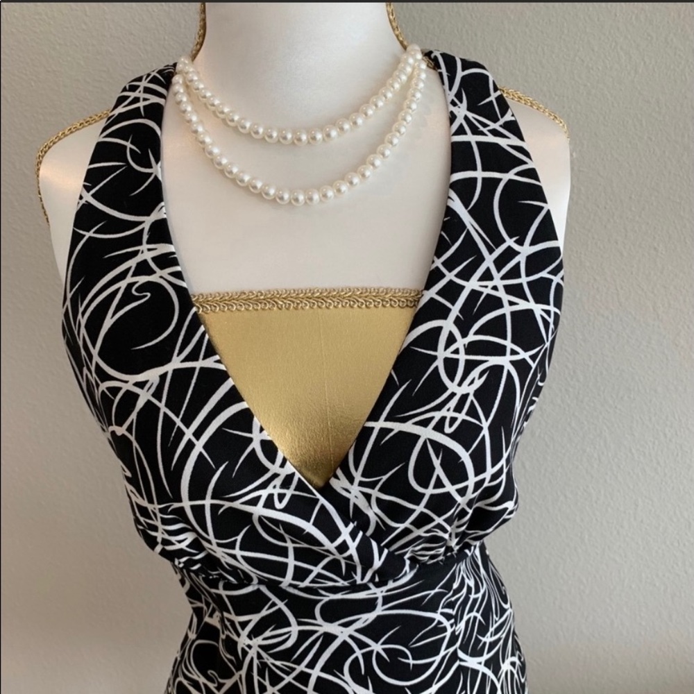 New sleeveless black & white dress